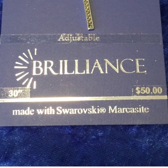 Marcasite Starfish Necklace w/Swarovski Crystals - Picture 6 of 7